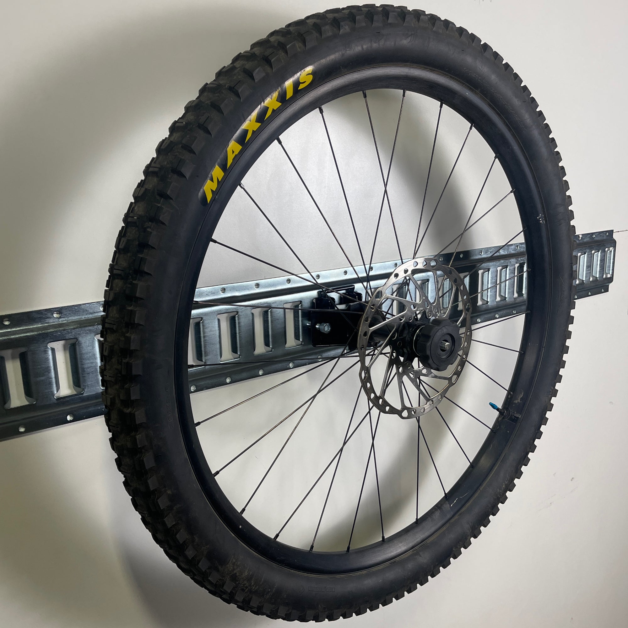 Mountain Bike Wheel Holder - L & E Track