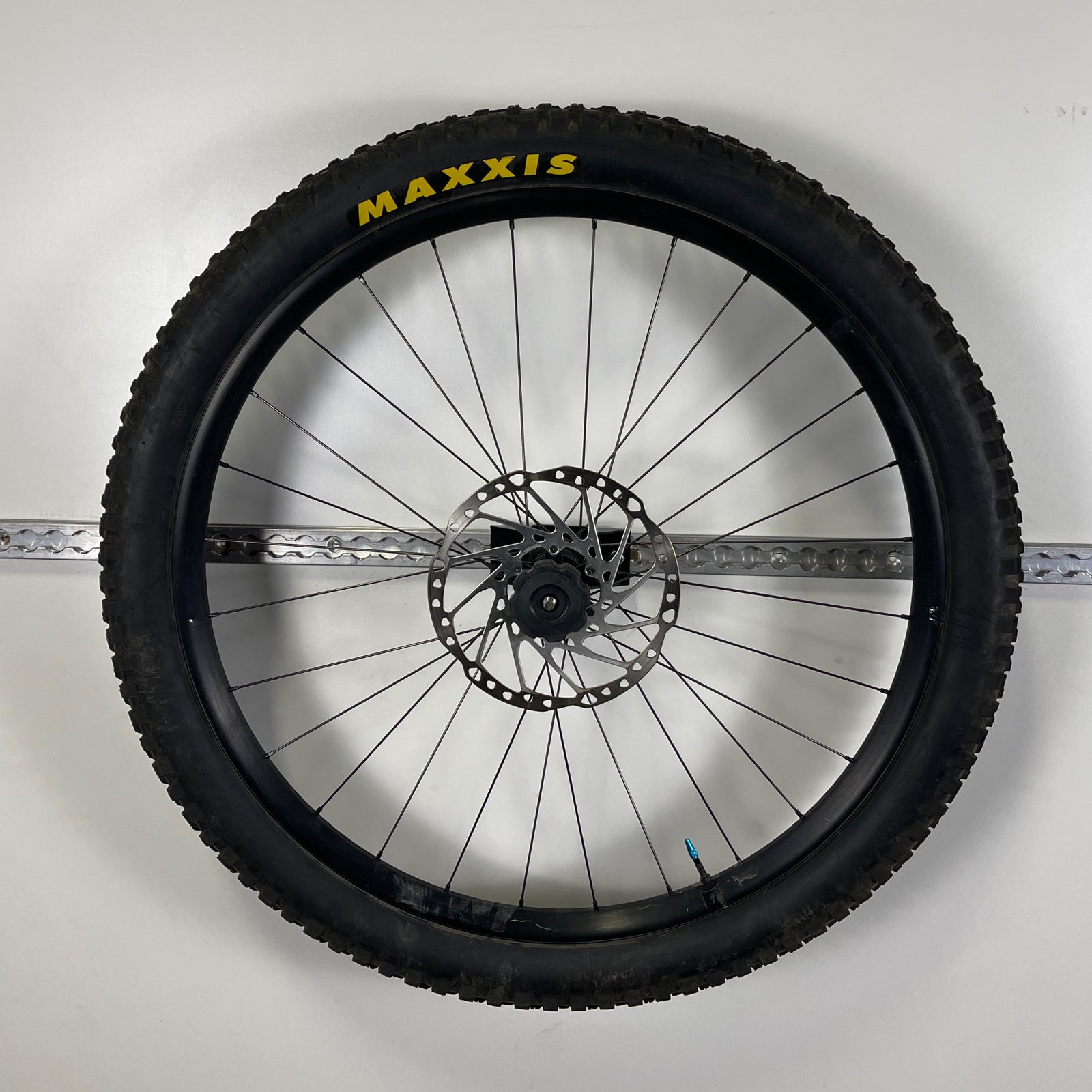 Mountain Bike Wheel Holder - E & L Track