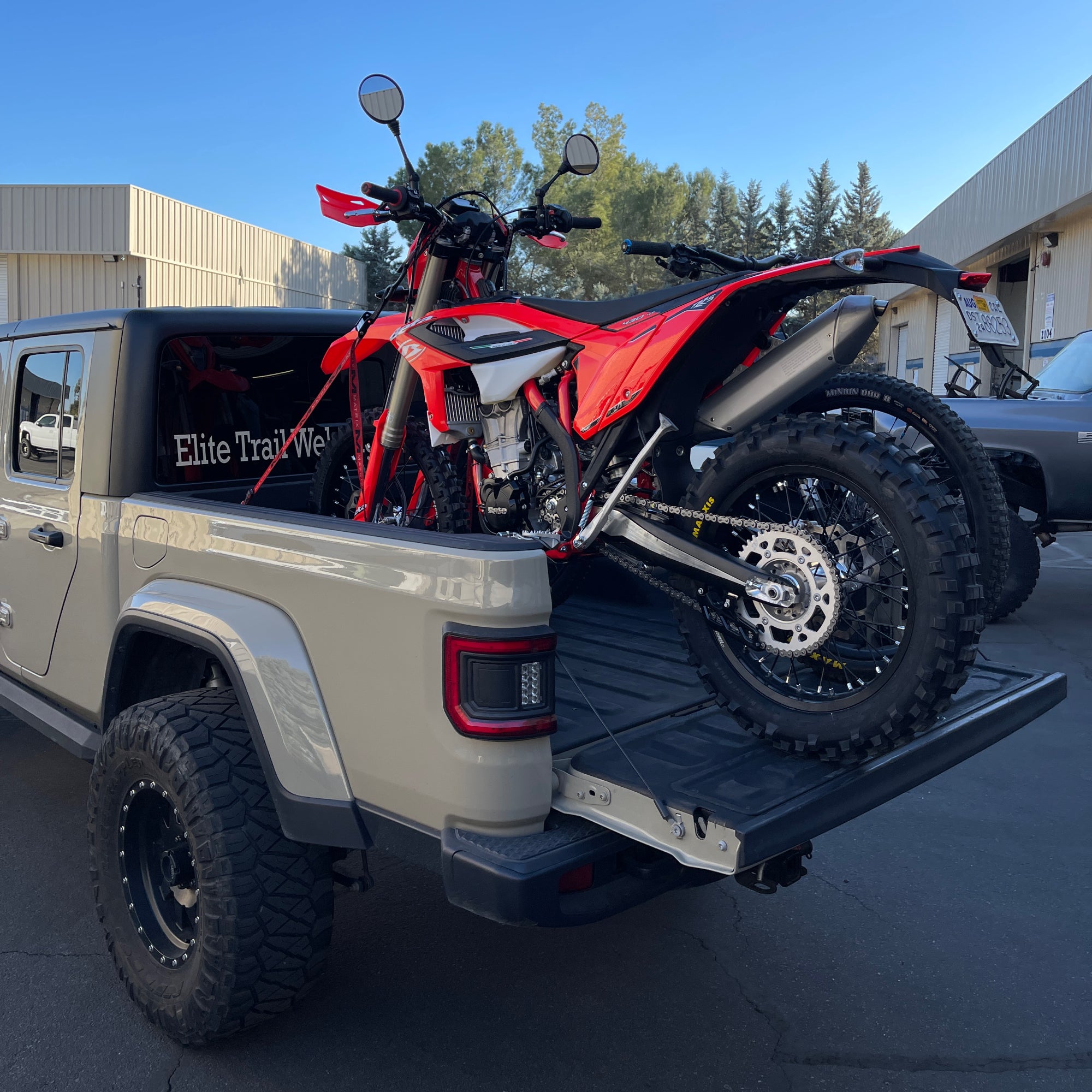 3 Dirt Bike / Bicycle Kit - Jeep Gladiator Truck